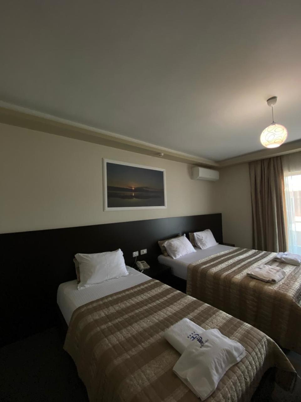 Hotel Pogradeci 2 Tushemisht ภายนอก รูปภาพ
