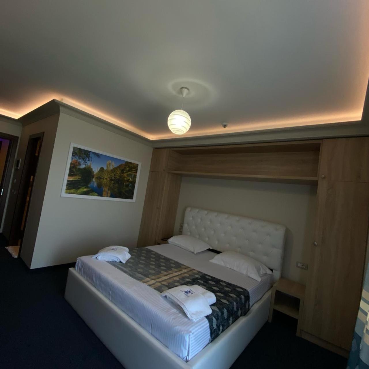 Hotel Pogradeci 2 Tushemisht ภายนอก รูปภาพ
