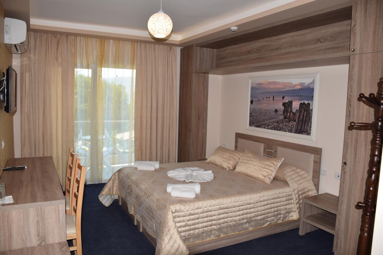Hotel Pogradeci 2 Tushemisht ภายนอก รูปภาพ