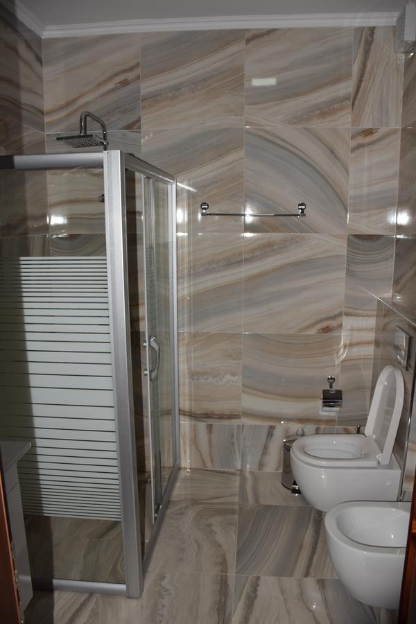 Hotel Pogradeci 2 Tushemisht ภายนอก รูปภาพ