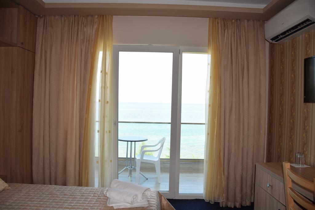 Hotel Pogradeci 2 Tushemisht ภายนอก รูปภาพ