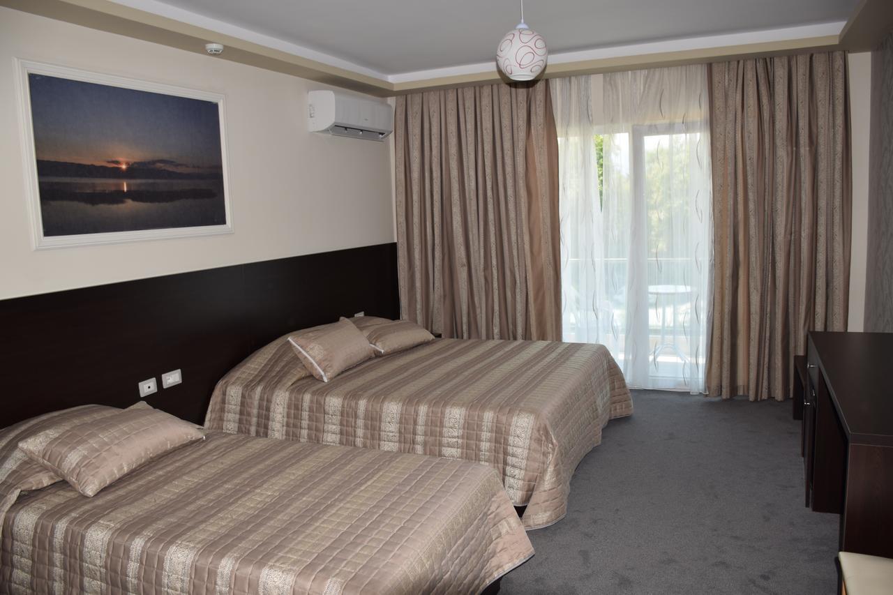 Hotel Pogradeci 2 Tushemisht ภายนอก รูปภาพ