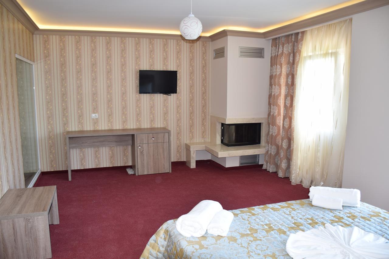 Hotel Pogradeci 2 Tushemisht ภายนอก รูปภาพ